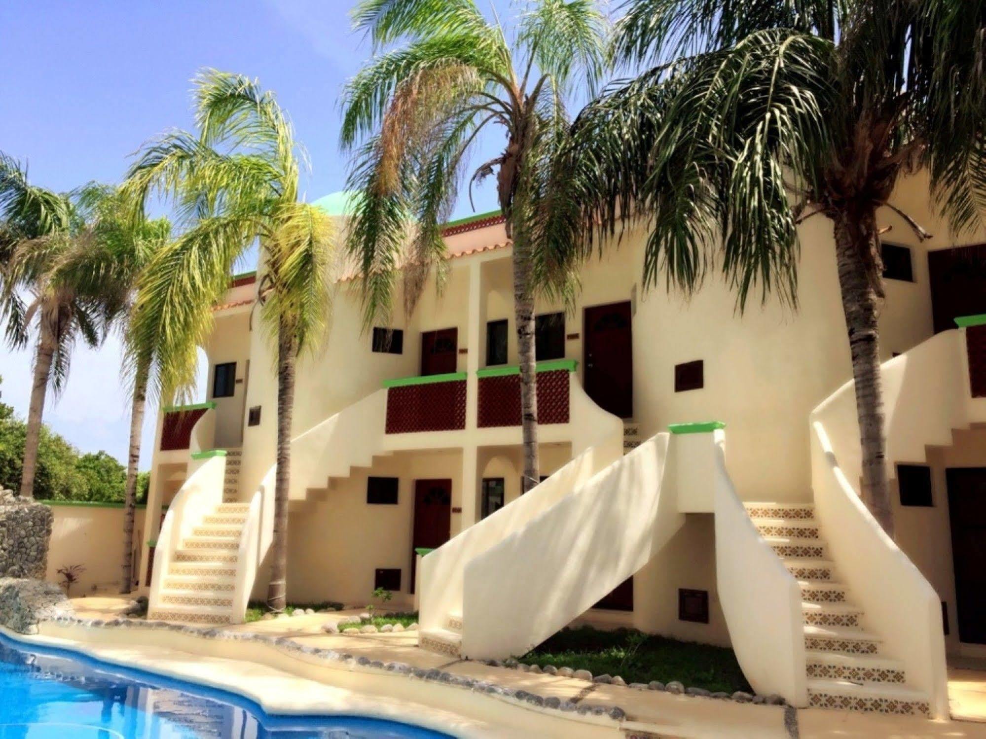 Villas Coco Resort - All Suites (Adults Only) Isla Mujeres Exterior photo